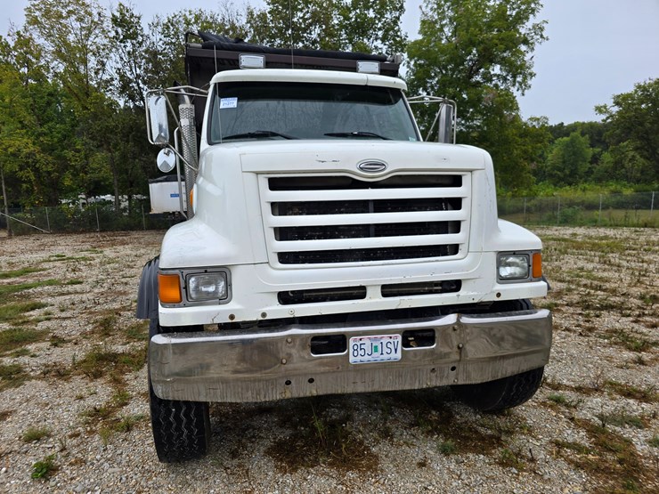 1999-sterling-l9511-image-37