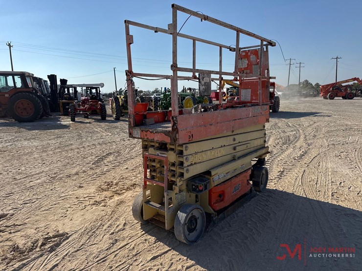 2015-jlg-2632es-image-2
