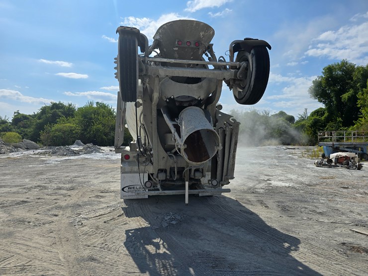 2014-peterbilt-365-image-23