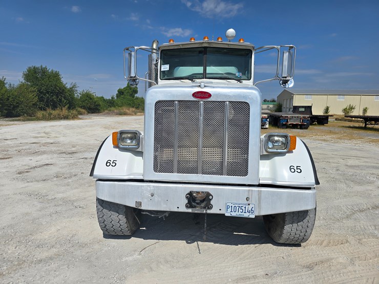 2014-peterbilt-365-image-52