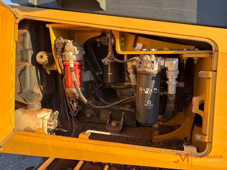 2019-deere-650k-lgp-image-10