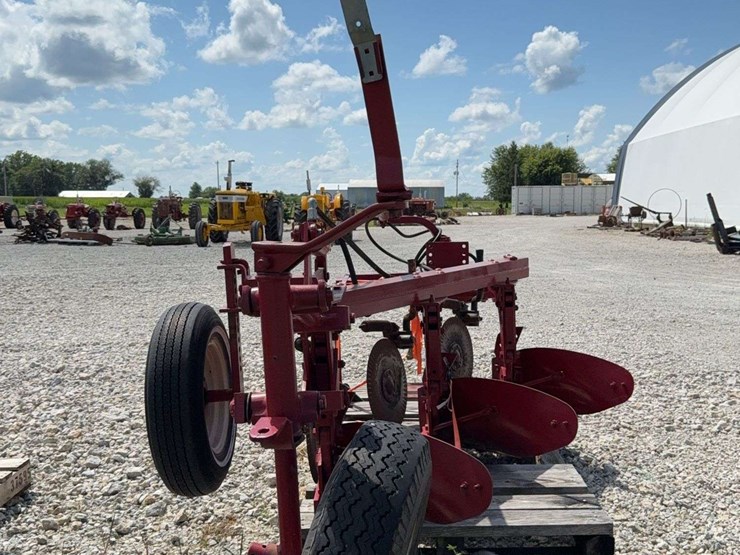 3-bottom-semi-mounted-plow-image-4