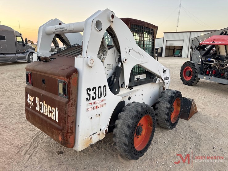 2004-bobcat-s300-image-2