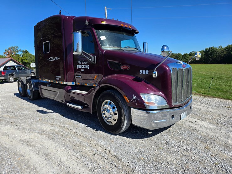 2015-peterbilt-579-image-40