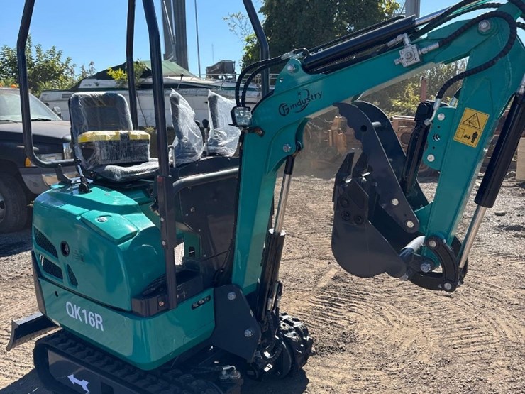 new-cfg-industrial-co-mini-excavator-model-qk16r-image-7