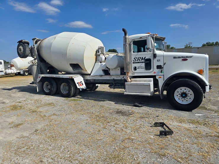 2014-peterbilt-365-image-43