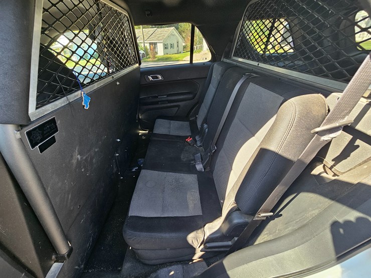 2014-ford-explorer-image-44