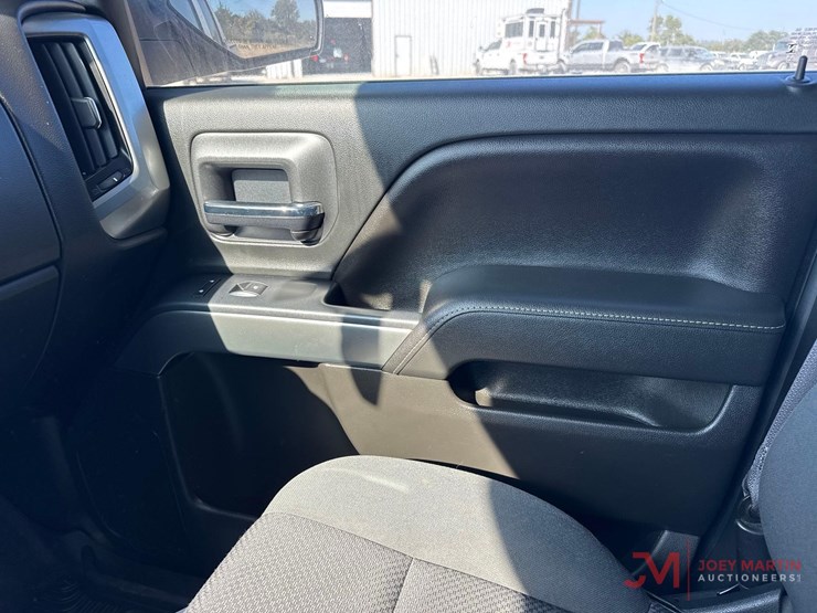 2015-chevrolet-1500-image-26