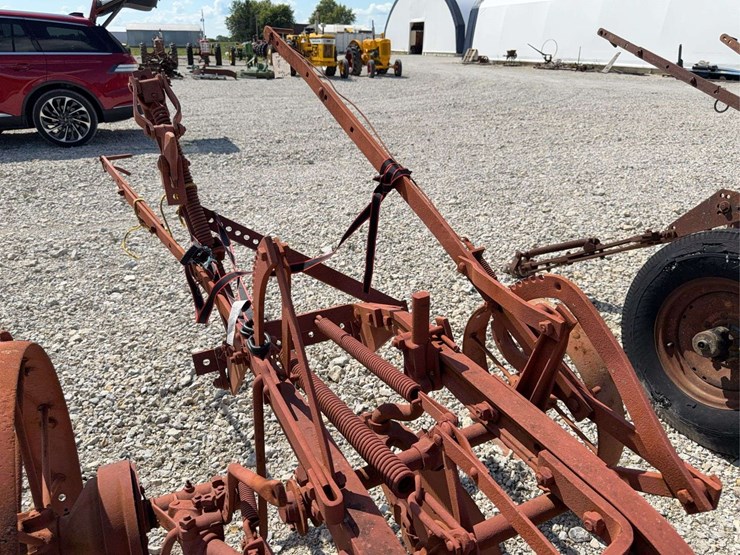2-bottom-trip-plow-image-11