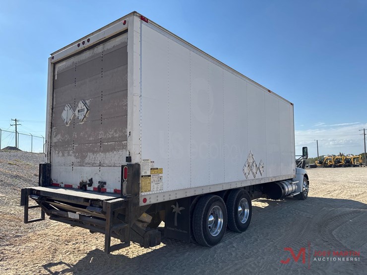2013-kenworth-t370-image-2
