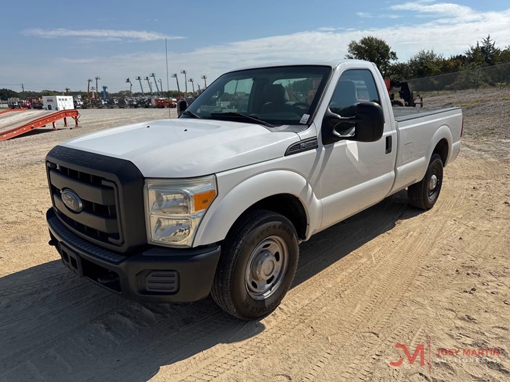 2015-ford-f250-xl-image-4