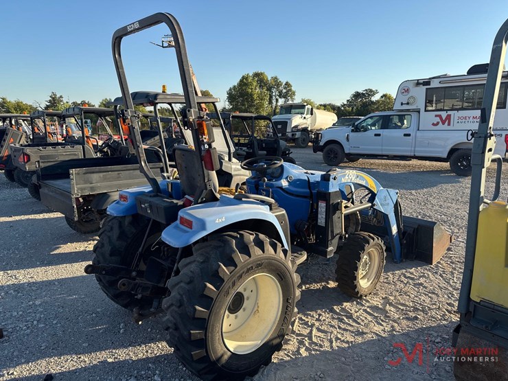 new-holland-boomer-2035-image-2