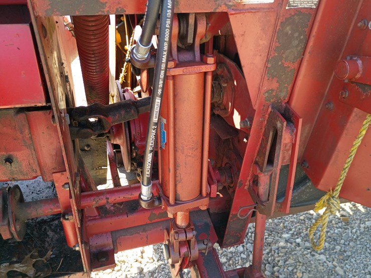 new-holland-489-image-17