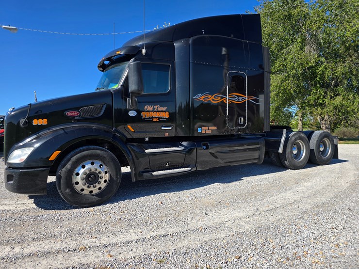 2015-peterbilt-579-image-5
