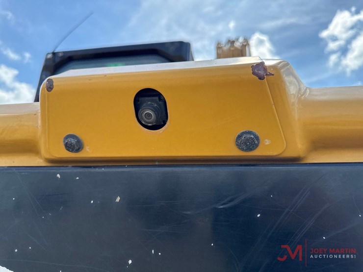 2019-caterpillar-310-image-16