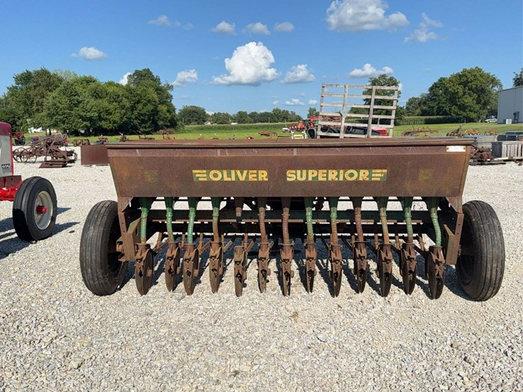oliver-superior-grain-drill-image-1