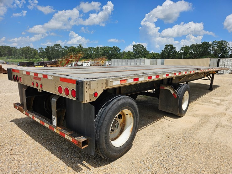2011-great-dane-flatbed-image-8