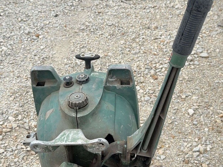 johnson-25-outboard-motor-image-14