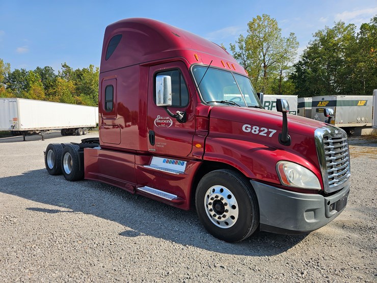2016-freightliner-cascadia-125-image-27
