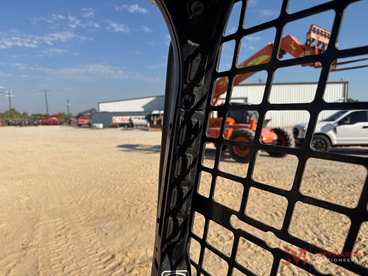 2017-bobcat-t590-image-15