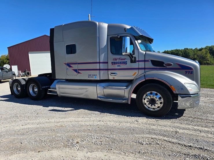 2015-peterbilt-579-image-31