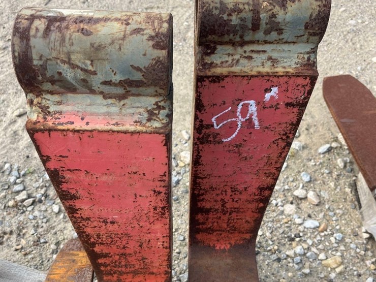(1)-pair-of-59"-telehandler-forks-image-2