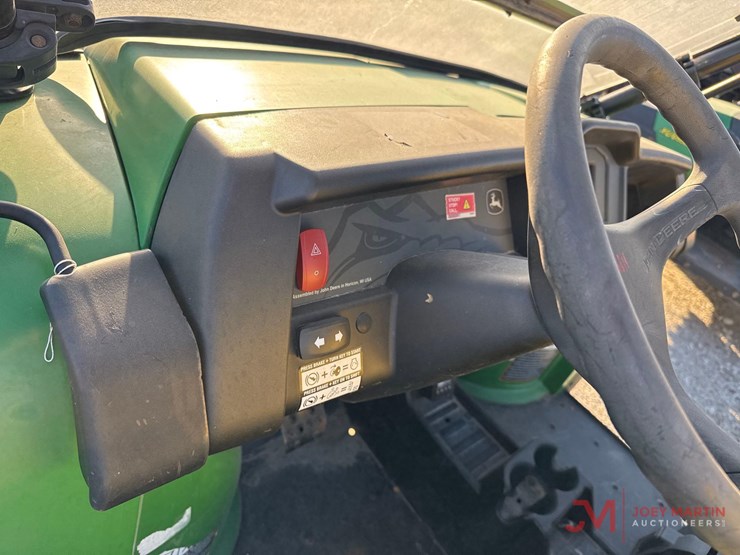 2022-john-deere-gator-image-17