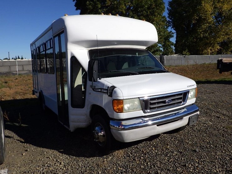 2003-ford-e350-image-2