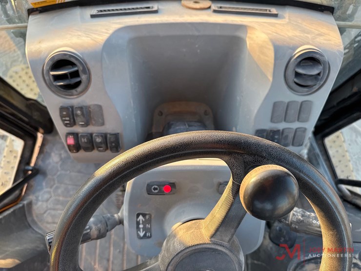 2018-caterpillar-420f2-it-image-33