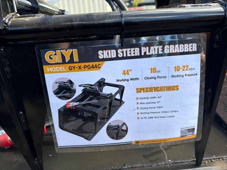 new-giyi-co-44in-mini-stand-on-skidloader-solid-bottom-grapple-bucket-model-gy-pg44c-image-3