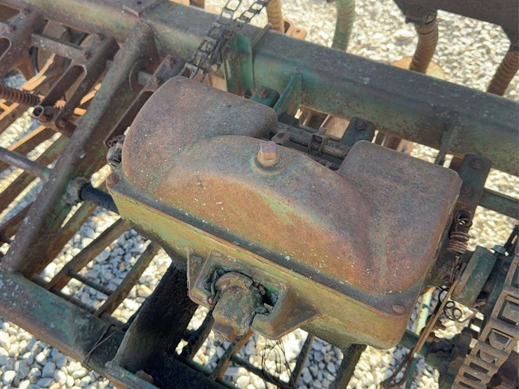oliver-superior-grain-drill-image-25