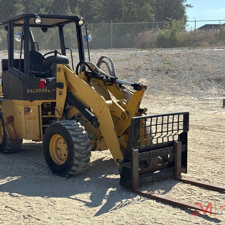 2008 CATERPILLAR 904B