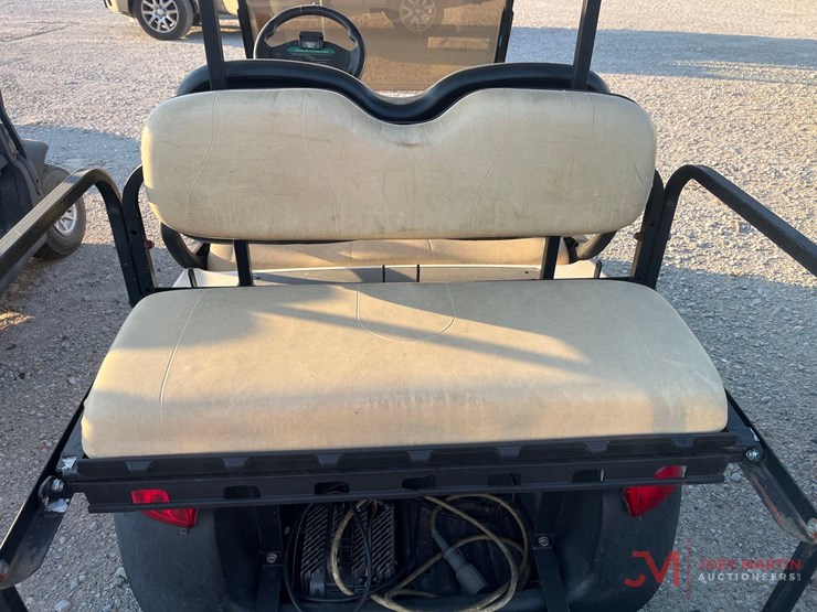 ingersoll-rand-club-car-electric-golf-cart-image-9