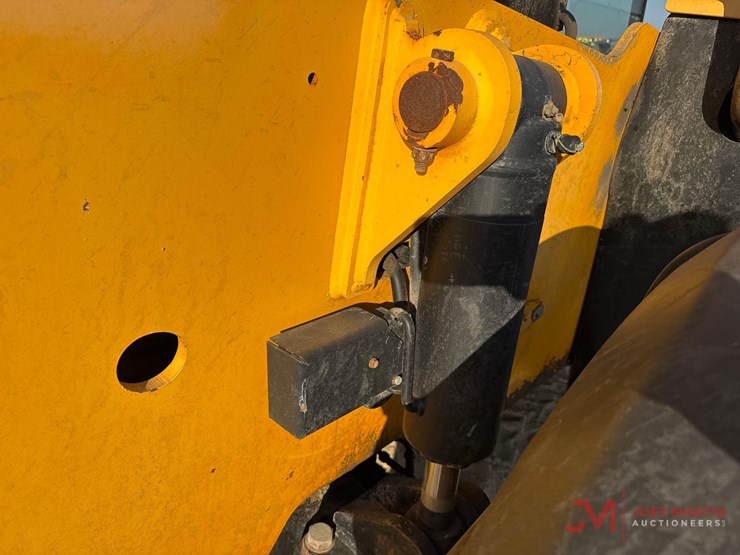 2017-jcb-510-56-image-12