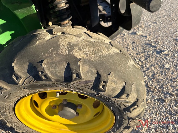 2021-john-deere-gator-image-13