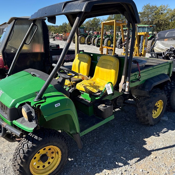 JOHN DEERE GATOR