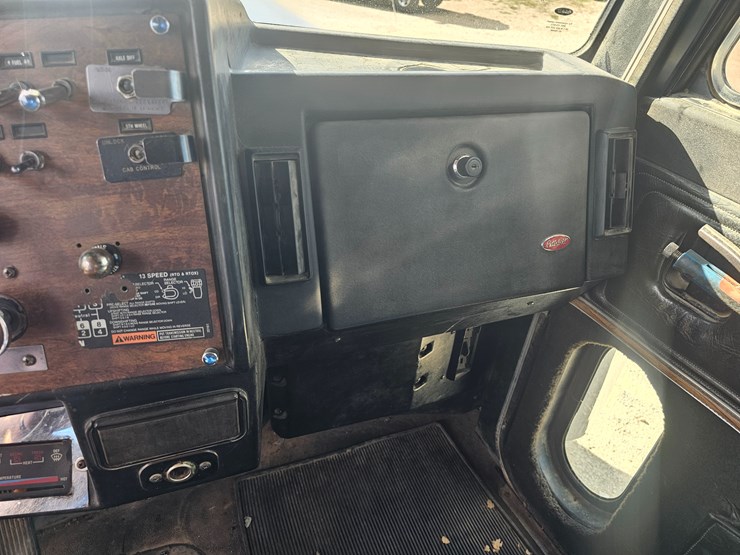 1989-peterbilt-379-image-74