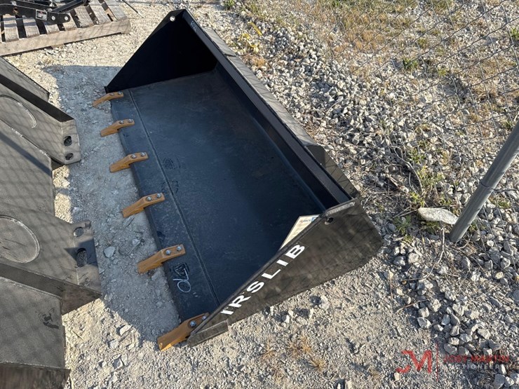 new-iranch70"-tooth-bucket-skid-steer-attachment-image-3