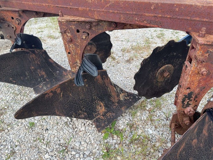 four-bottom-plow-image-20