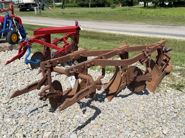 3-bottom-fast-hitch-plow-image-20