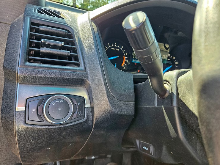 2017-ford-explorer-image-42