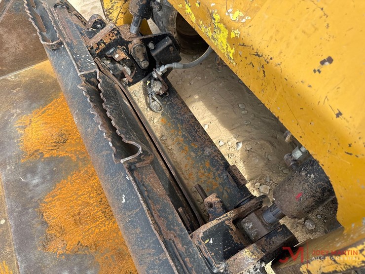 2022-caterpillar-259d3-image-4
