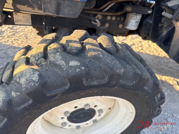 new-holland-boomer-2035-image-6