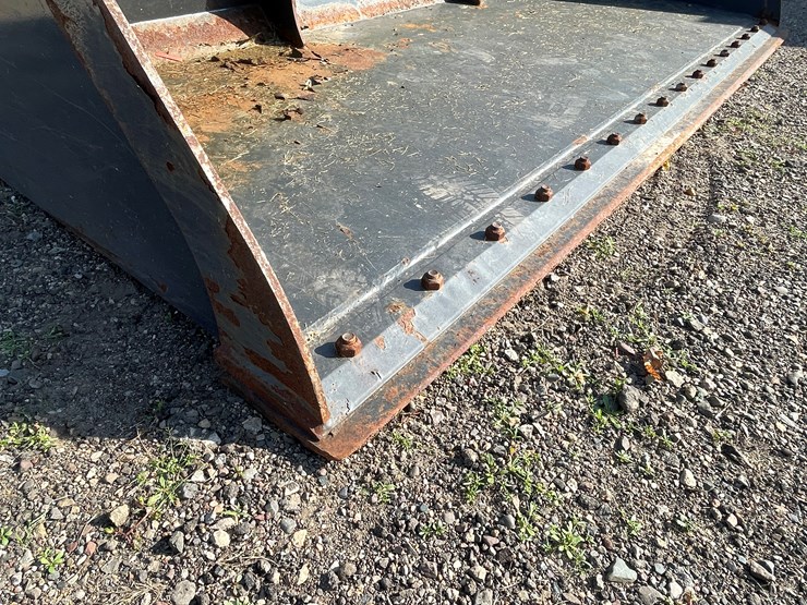 #4305-•-virnig-96"-skid-steer-mount-snow-bucket-image-4