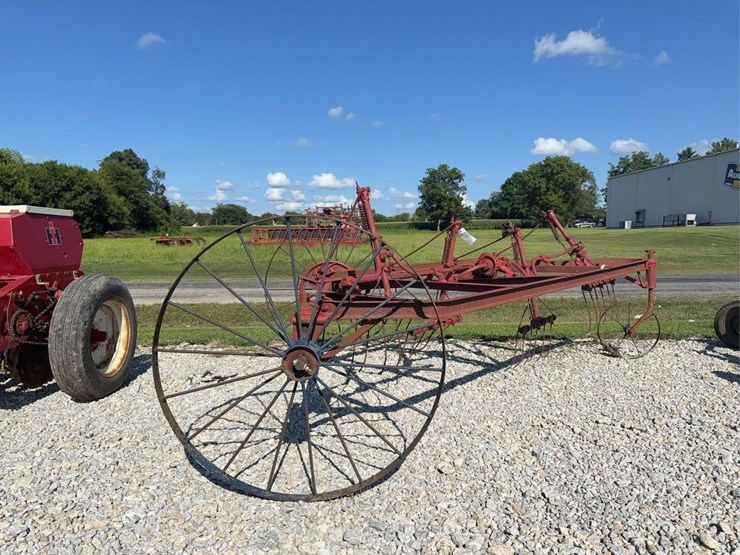international-hay-tedder-image-2
