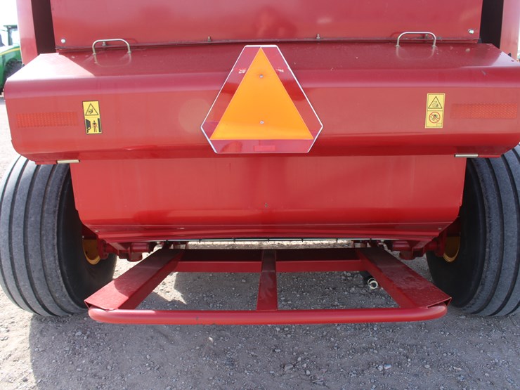 2015-new-holland-roll-belt-560-image-47