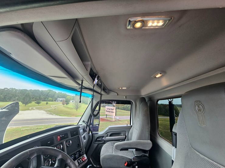 kenworth-t680-image-50