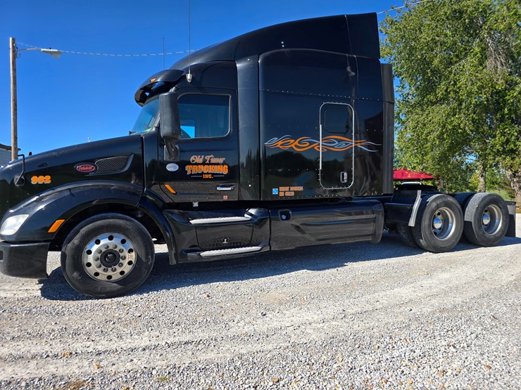 2015-peterbilt-579-image-6