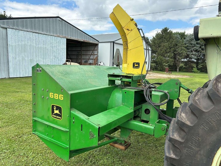 john-deere-686-image-2