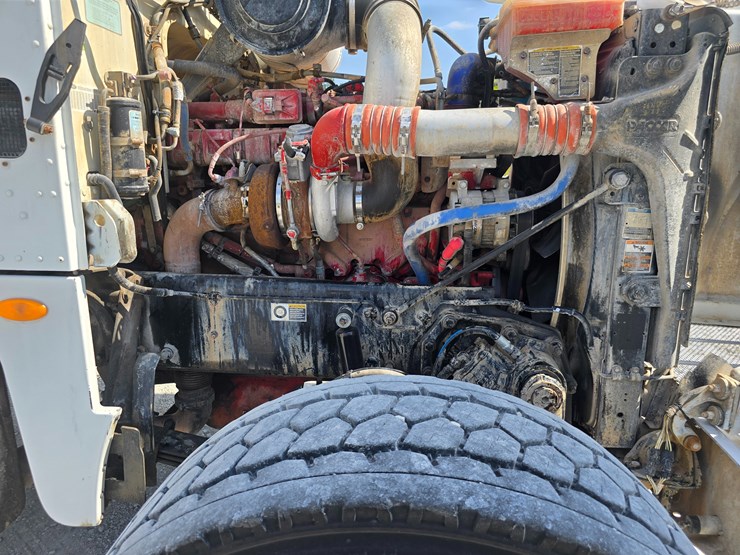 2014-peterbilt-365-image-64